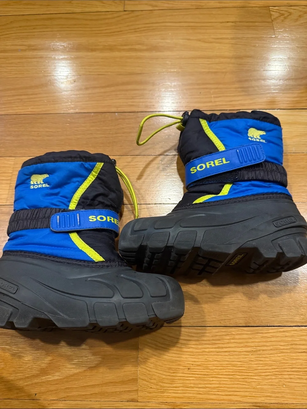 Sorel boys winter snow boots size 12.